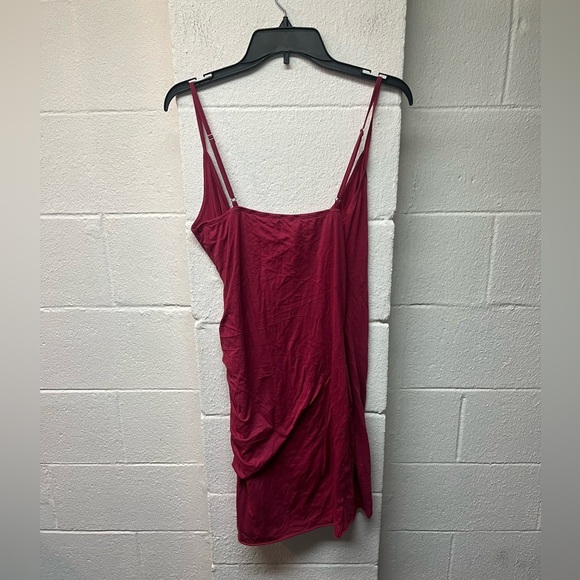 LA MIEL Burgundy Ruched Mini Dress - Picture 4 of 5